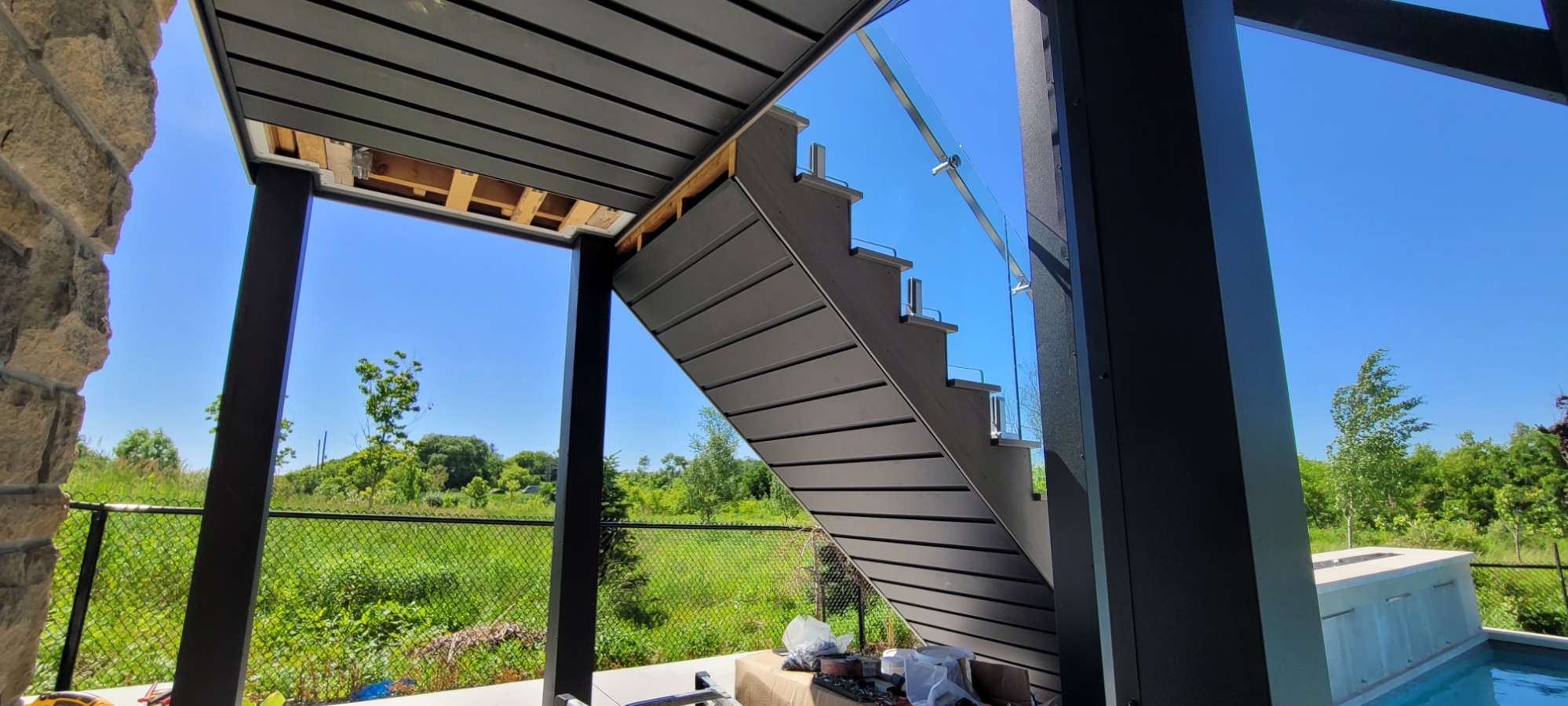 Clean roof edge finishing detail