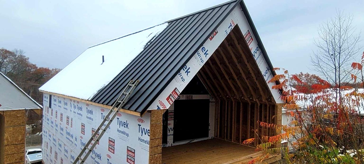 Metal roofing work photo